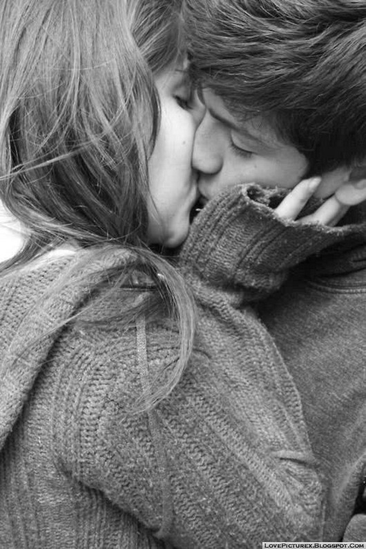 beautiful-lovers-couple-lip-lock-kiss-hug